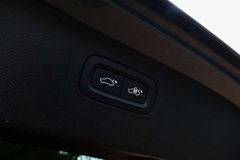 Volvo XC90 2.0 XC90 R-Design B5 MHEV AWD Auto 4WD 5dr 20