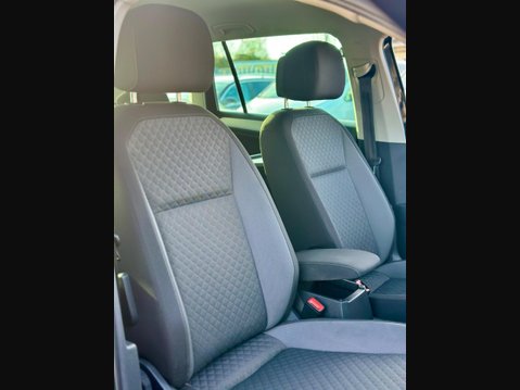 Volkswagen Tiguan 2.0 TDI SE Navigation Euro 6 (s/s) 5dr 6