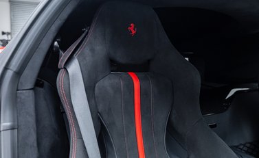 Ferrari 812 Competizione 13