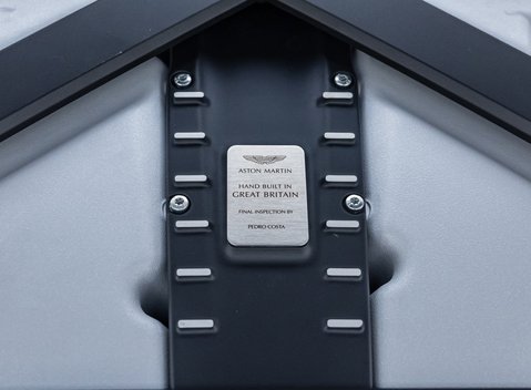 Aston Martin V12 Vantage 54