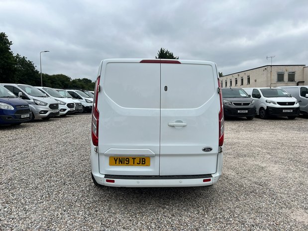 Ford Transit Custom LWB L2H1 Low Roof Limited 300 Air Con Ply Lined Sensors EURO 6 NO VAT 7