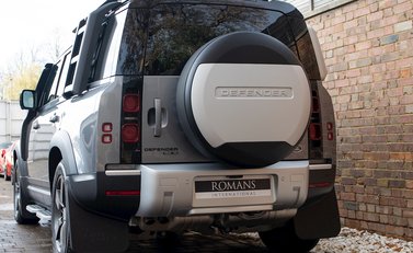 Land Rover Defender 110 HSE D240 30