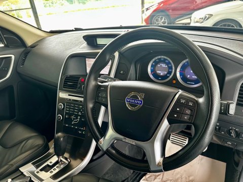 Volvo XC60 2.4 D5 R-Design Geartronic AWD Euro 5 5dr 34