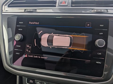 Volkswagen Tiguan R-LINE TDI BMT 4MOTION DSG 40