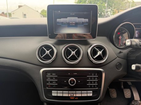 Mercedes-Benz GLA GLA 200 SE EXECUTIVE 16