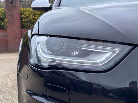 Audi RS4 4.2 RS 4 FSI Quattro Auto 4WD 5dr 3