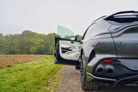 Aston Martin DBX 707 7