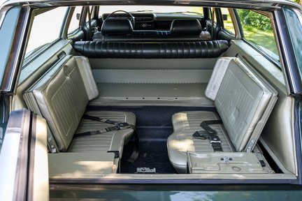 Ford Country Squire 27