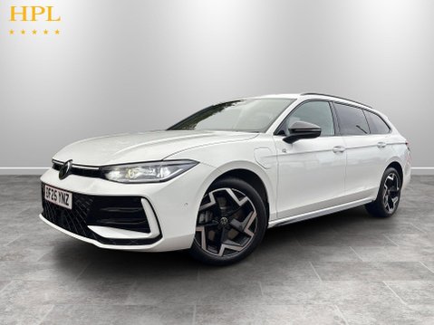 Volkswagen Passat 1.5 TSI eHybrid 19.7kWh R-Line Estate 5dr Petrol Plug-in Hybrid DSG Euro 6 3