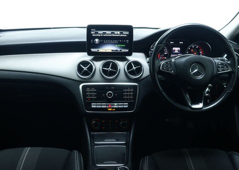 Mercedes-Benz GLA 1.6 GLA180 GPF Urban Edition SUV 5dr Petrol 7G-DCT Euro 6 (s/s) (122 ps) 20