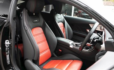 Mercedes-Benz C Class C63 Coupe 12