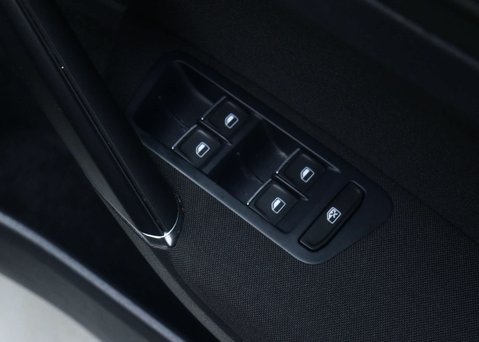 Volkswagen Golf 2.0 TDI BlueMotion Tech GT Hatchback 5dr Diesel Manual Euro 5 (s/s) (150 ps 38