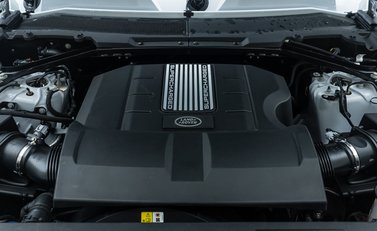 Land Rover Defender 90 V8 P525 URBAN 50