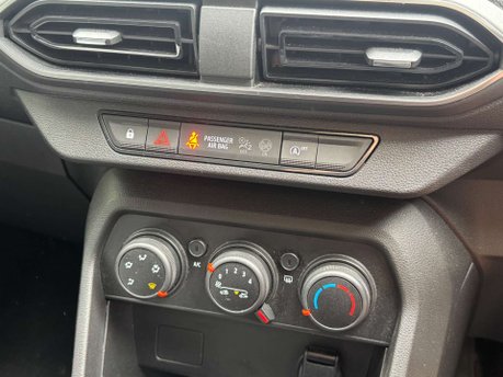 Dacia Sandero 1.0 Sandero Essential SCe 5dr 18