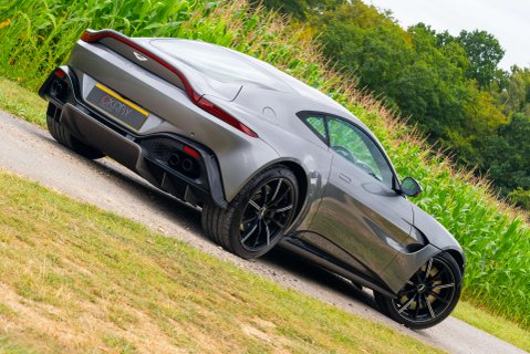 Aston Martin Vantage V8 20