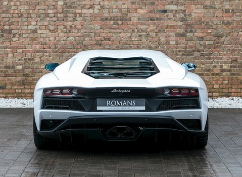 Lamborghini Aventador S 5