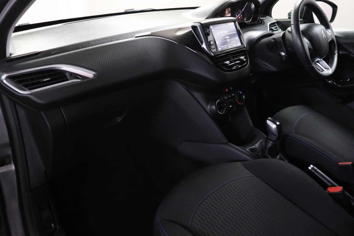 2019 Peugeot 208 — image 29