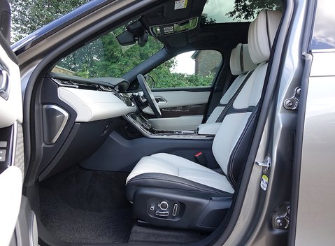 Land Rover Range Rover Velar First Edition D300 18