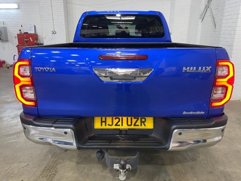 Toyota Hilux INVINCIBLE 4WD D-4D DCB 6