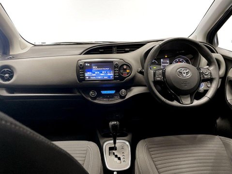 Toyota Yaris 1.5 VVT-h Icon Hatchback 5dr Petrol Hybrid E-CVT Euro 6 (s/s) (100 ps) Air 19