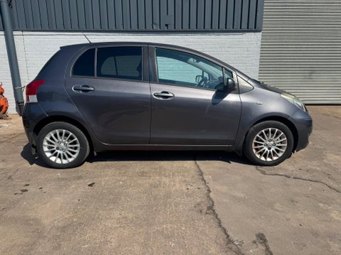 Toyota Yaris 1.33 Dual VVT-i SR Euro 4 (s/s) 5dr 6