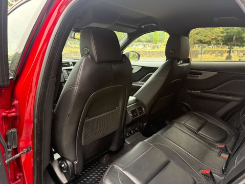 Jaguar F-Pace 2.0 F-PACE R-Sport AWD D Auto 4WD 5dr 14