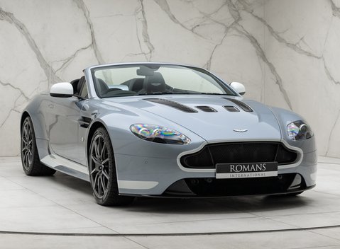 Aston Martin V12 Vantage S ROADSTER 13