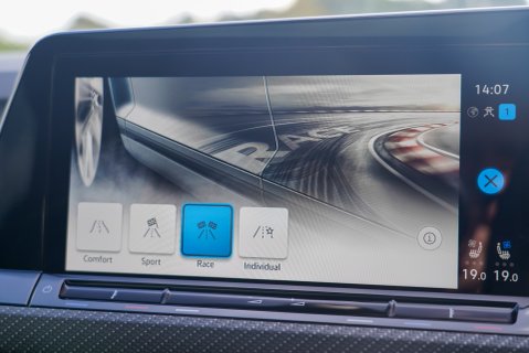 Volkswagen Golf R TSI 4MOTION DSG 16