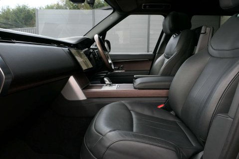 Land Rover Range Rover 3.0 Range Rover Autobiography D MHEV Auto 4WD 5dr 44