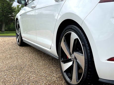 Volkswagen Golf GTI PERFORMANCE TSI DSG 22