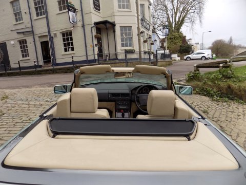 Mercedes-Benz SL Series 500SL-32 32