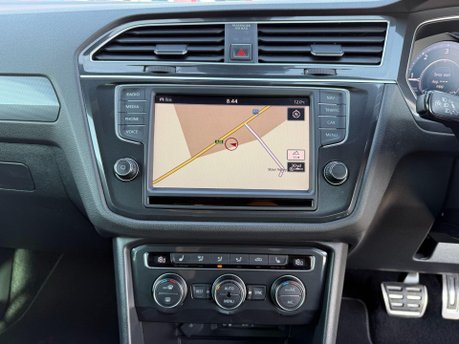 Volkswagen Tiguan 2.0 TDI BlueMotion Tech R-Line DSG 4Motion Euro 6 (s/s) 5dr 18