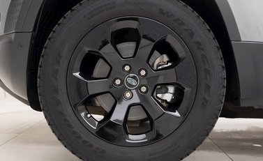 Land Rover Defender 110 HSE P300 8