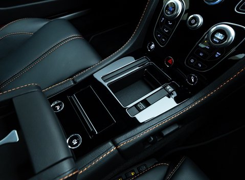 Aston Martin V12 Vantage S 22