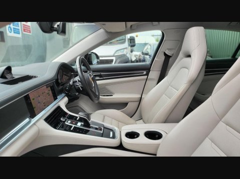Porsche Panamera PDK 40