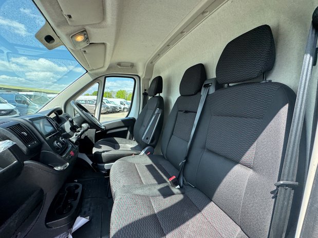 Citroen Relay XLWB L4H2 Medium Roof 35 Heavy Enterprise Edition EURO 6 SELECT 13