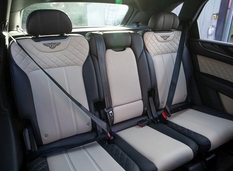 Bentley Bentayga V8 13