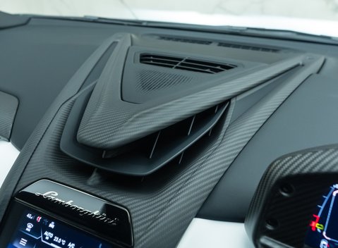 Lamborghini Revuelto 24