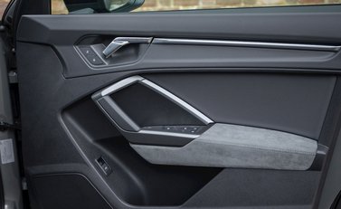 Audi Q3 TFSI 40 Quattro S Line Vorsprung 24