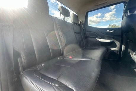 Nissan Navara 2.3 dCi Tekna Pickup Double Cab 4dr Diesel Auto 4WD Euro 6 (190 ps) 17