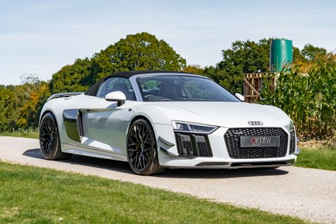 Audi R8 5.2 R8 Spyder Quattro V10 Semi-Auto 4WD 2dr 21