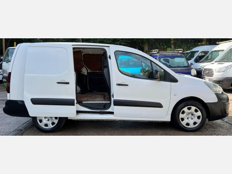 Peugeot Partner 1.6 eHDi 750 SE Panel Van 4dr Diesel Manual L2 (s/s) (128 g/km, 90 bhp) 8