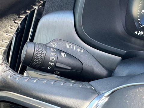 Volvo S90 2.0 T4 Momentum Plus Auto Euro 6 (s/s) 4dr 36