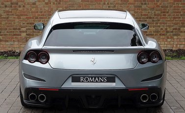 Ferrari GTC4 Lusso 11
