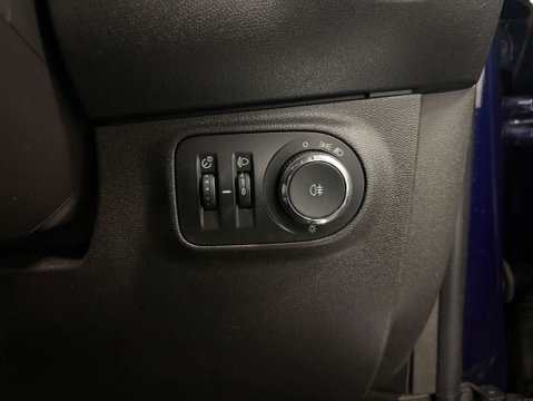 Vauxhall Adam GLAM 17