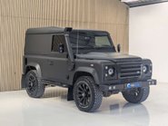 Land Rover Defender 2.2 Defender 90 Hard Top TD 4WD 5dr 4