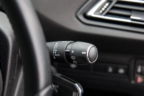 Peugeot 308 PURETECH S/S ALLURE DIGITAL 18