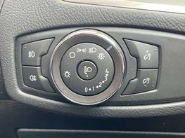 Ford S-Max 2.5 S-Max Titanium HEV CVT 5dr 58