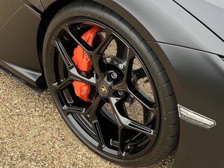 Lamborghini Revuelto V12 44