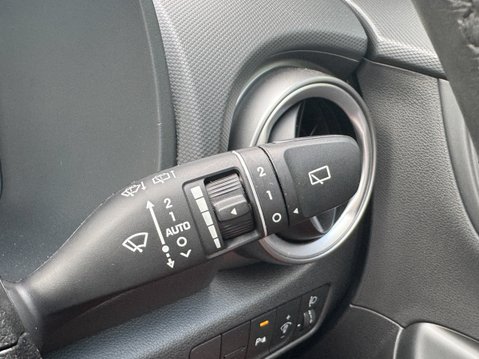 Hyundai KONA (Sold) 64kWh Premium SUV 5dr Electric Auto (10.5kW Charger) (204 ps) 15